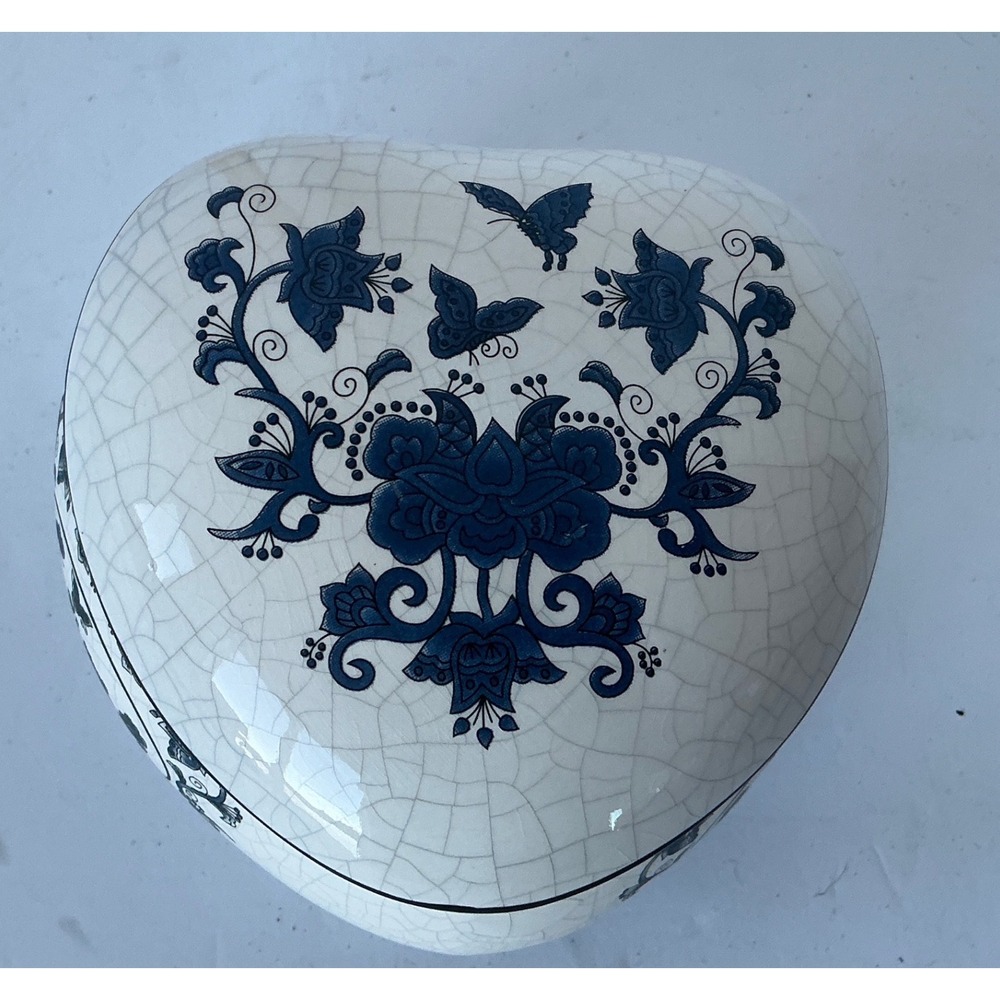 Unbranded‎ Vintage Heart Trinket Box Blue White Floral Butterfly Crackle Glaze